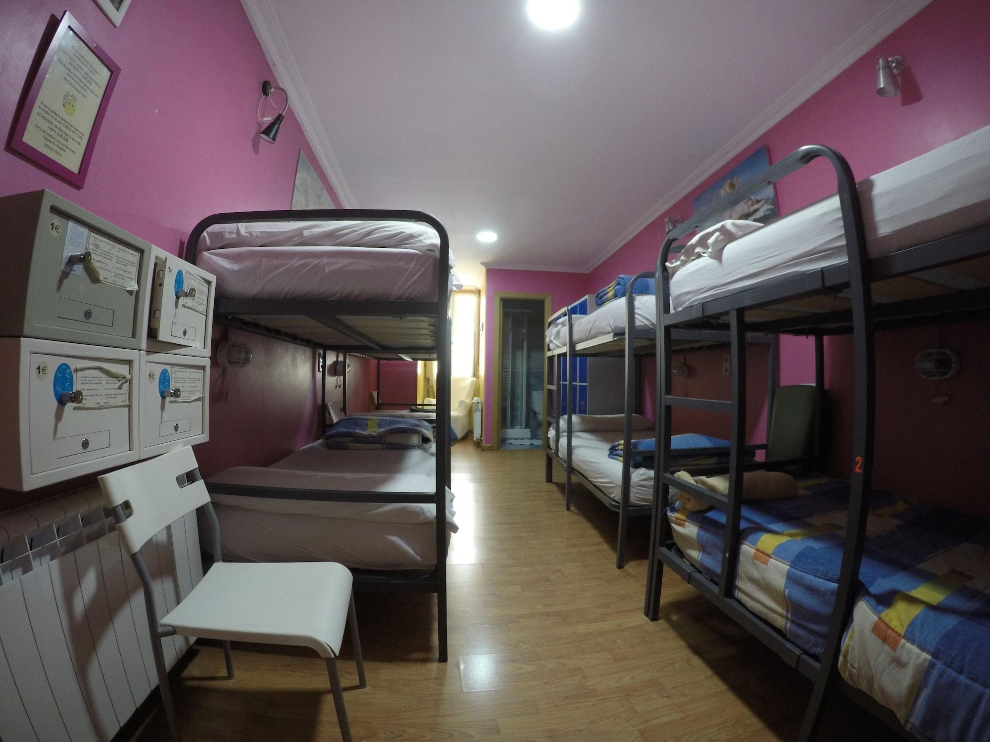 Rc Miguel Angel Madri Exterior foto Hostel in Madrid, Spain