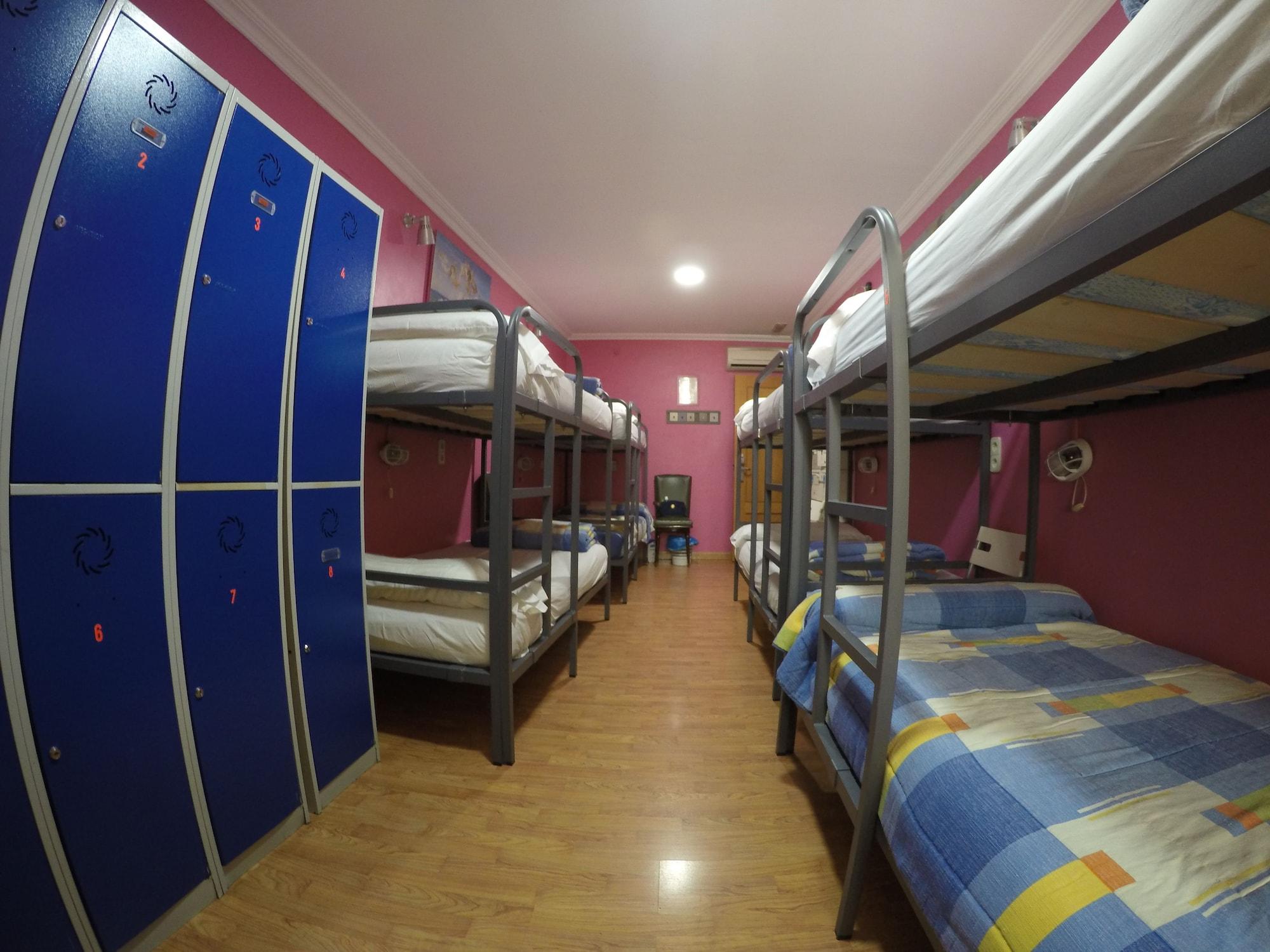 Rc Miguel Angel Madri Exterior foto Hostel in Madrid, Spain