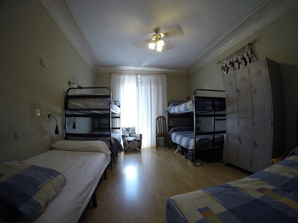 Rc Miguel Angel Madri Exterior foto Hostel room in Spain