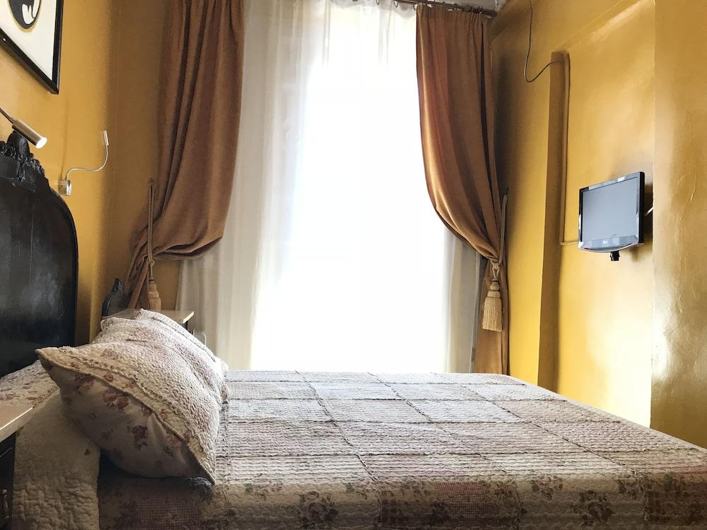Rc Miguel Angel Madri Exterior foto A room at the hotel
