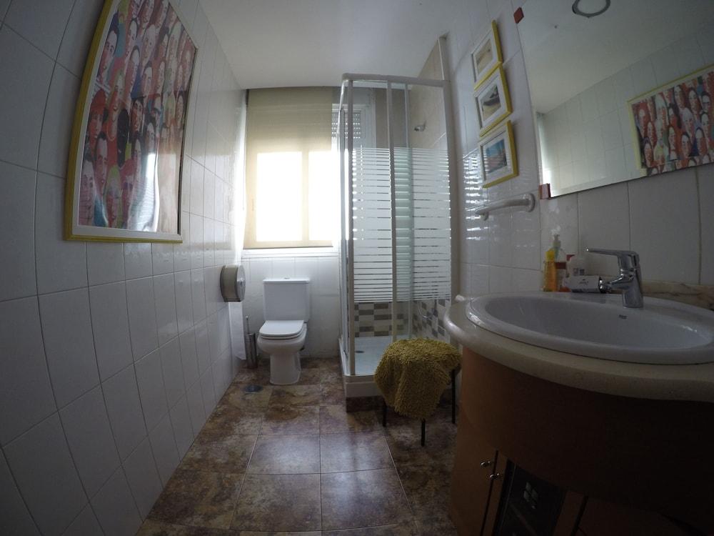 Rc Miguel Angel Madri Exterior foto Bathroom with shower enclosure