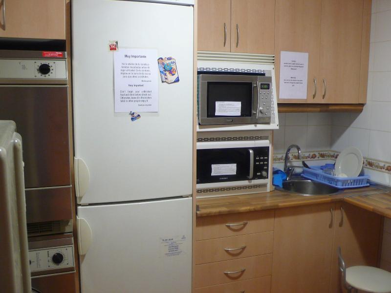 Rc Miguel Angel Madri Exterior foto A typical kitchen in a hostel